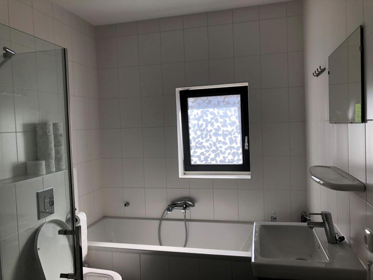 Tweepersoonskamer met Gedeelde Badkamer